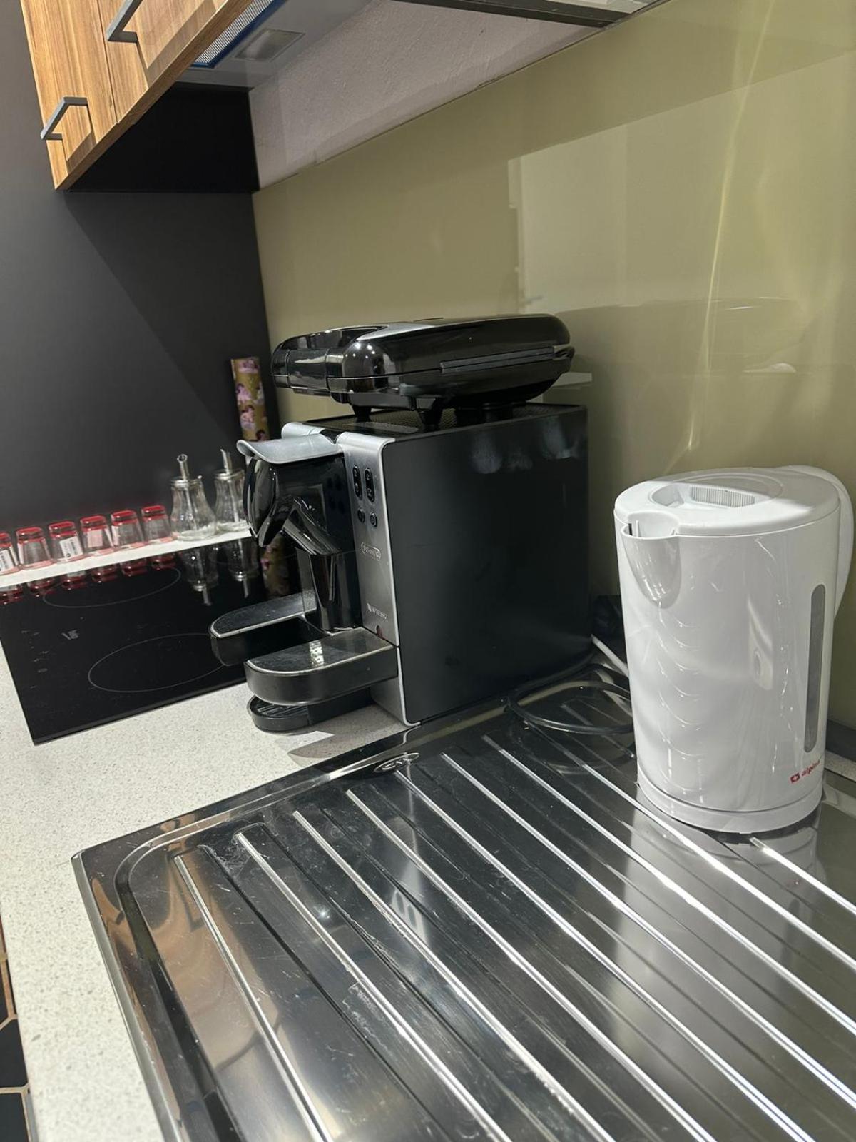 Park View Central Apartment Тирана Екстериор снимка