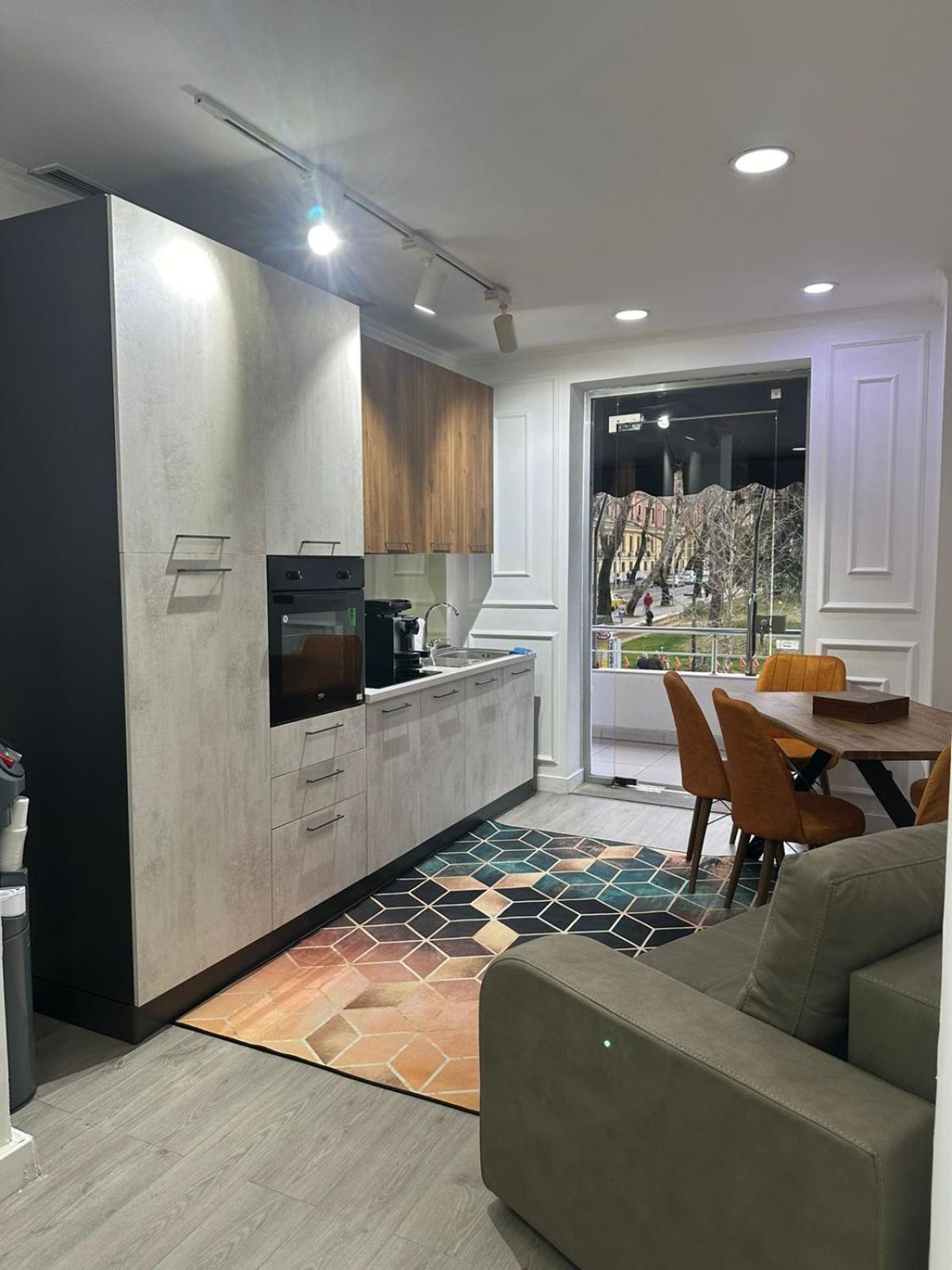 Park View Central Apartment Тирана Екстериор снимка